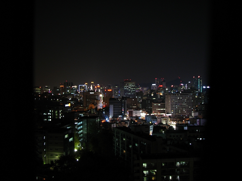 seoul_002.jpg - Night view from the hotel room