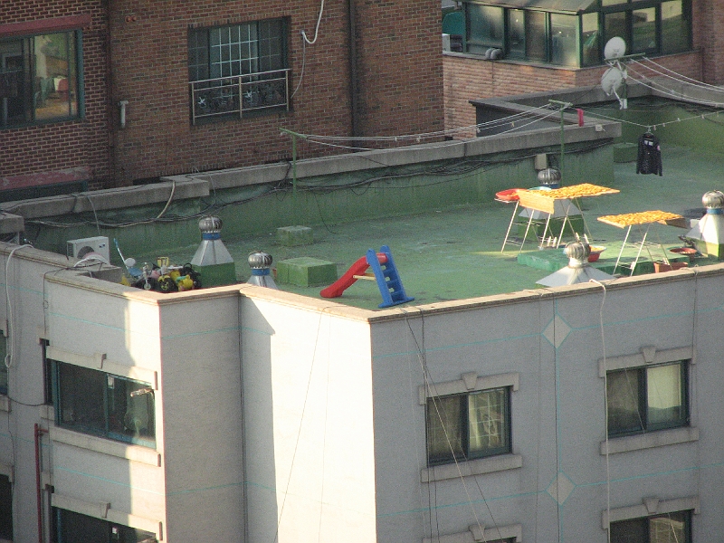 seoul_022.jpg - "New Heights" daycare